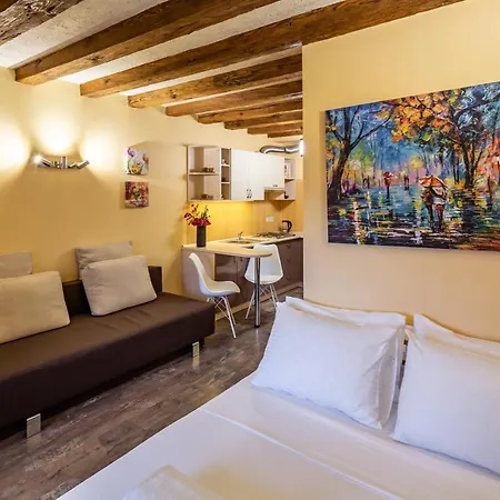 Alfa Rynok Square 18 Lejlighed