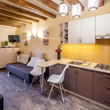 Alfa Rynok Square 18