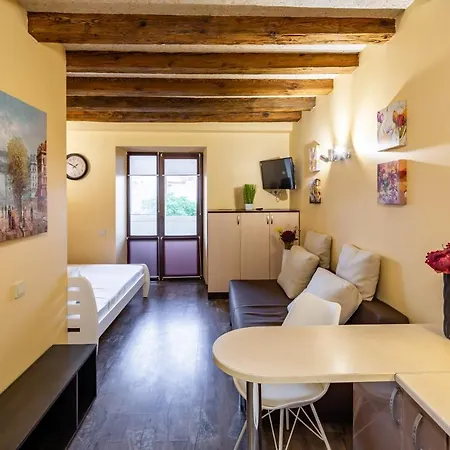 Alfa Rynok Square 18 Lvov