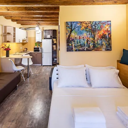 Alfa Rynok Square 18 Lvov