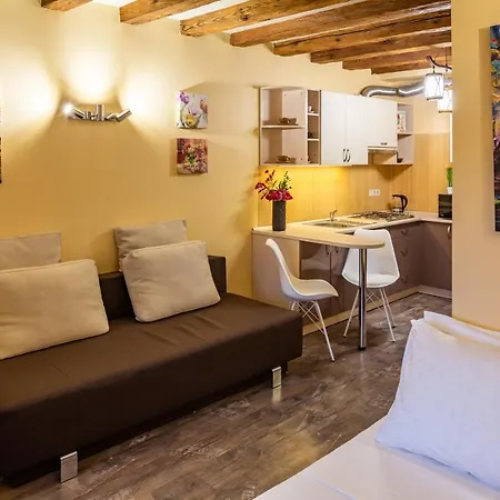 Alfa Rynok Square 18 Lviv