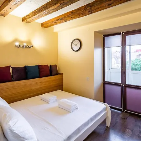 Alfa Rynok Square 18 Apartman *