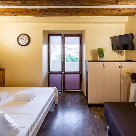 Alfa Rynok Square 18 * Lviv