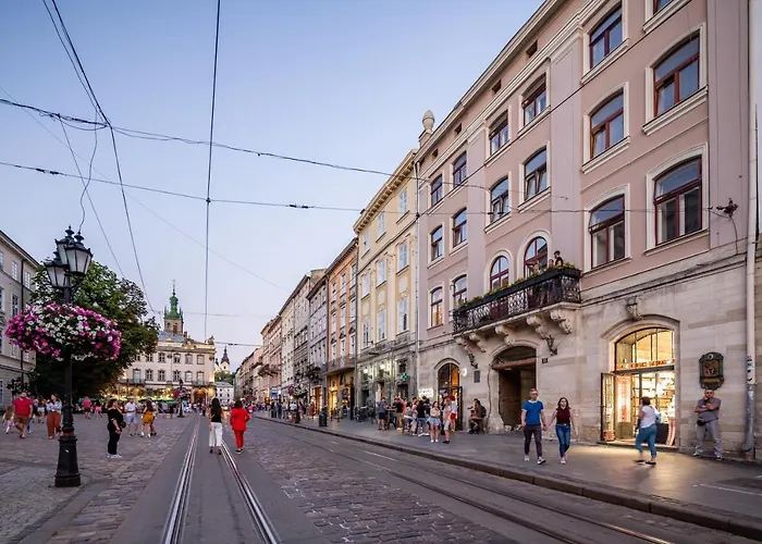 Alfa Rynok Square 18 *