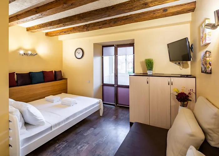 Alfa Rynok Square 18 Leópolis