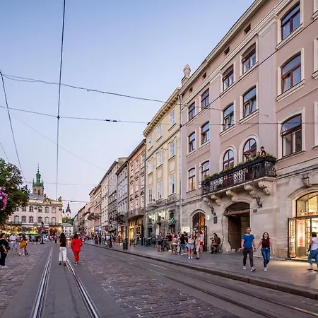 Alfa Rynok Square 18 *