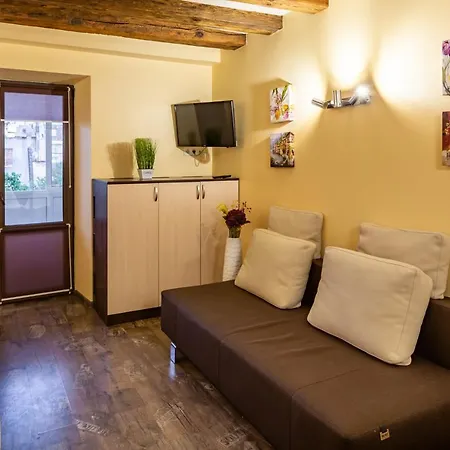 Alfa Rynok Square 18 * Lwów