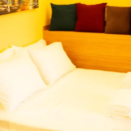 Alfa Rynok Square 18 *