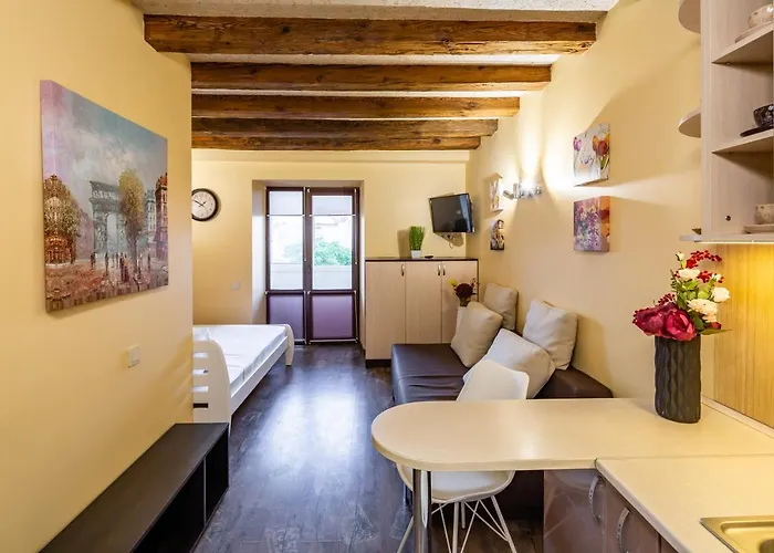 Alfa Rynok Square 18 Lwów