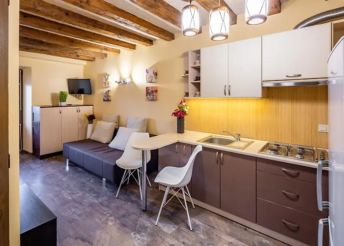 Alfa Rynok Square 18