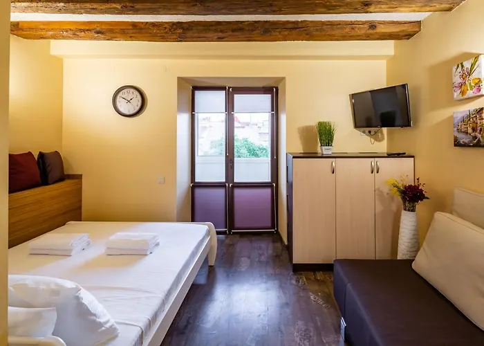 Alfa Rynok Square 18 * Lwów