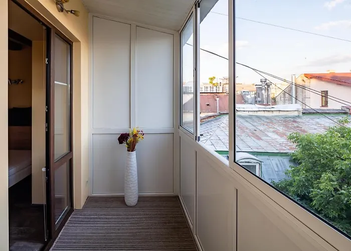 Alfa Rynok Square 18 *